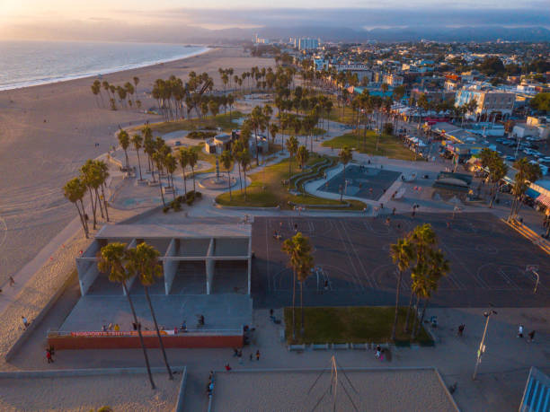 istock Venice Beach Recreation Center and Ocean Front Walk 1717133867