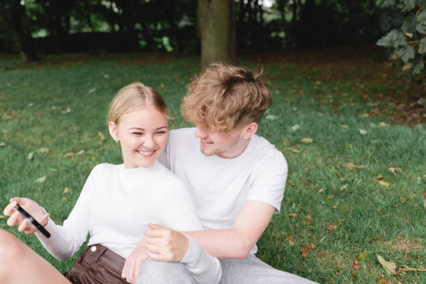 istock Young Teens with Mobile 1718607176