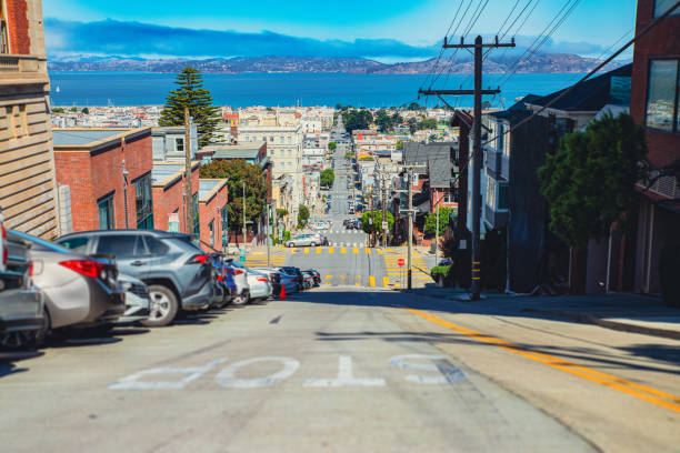 istock Steep street in San Francisco on a sunny day 1718918662