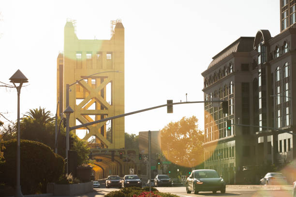 istock Historic Sacramento Tower Bridge 1718933090