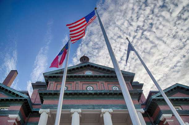 istock Old Fashion Southern Building 1719262342