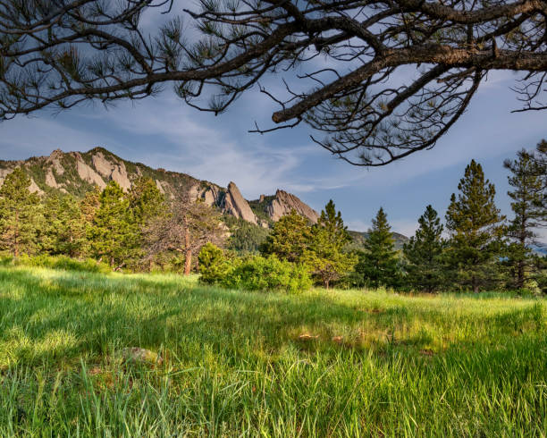 flatiron - flatirons colorado boulder mountain range foto e immagini stock