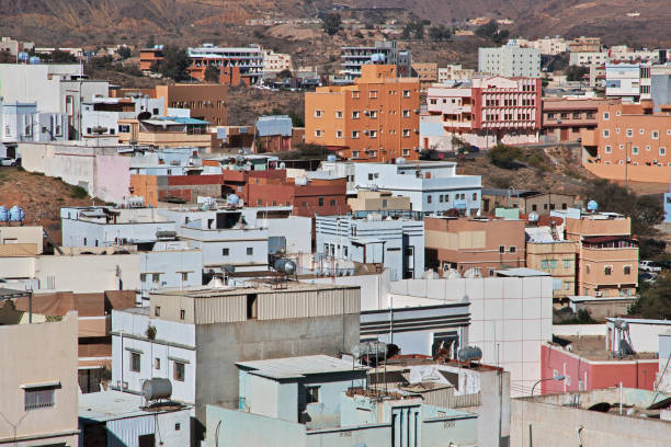 la vista panoramica della città di abha, arabia saudita - east middle road desert foto e immagini stock