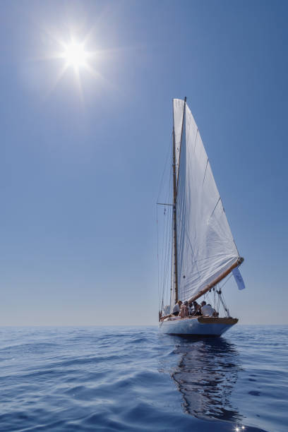 classic yacht - sailing light wind nautical vessel imagens e fotografias de stock