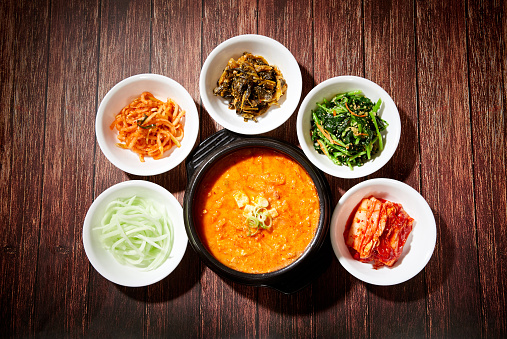 Korean table setting