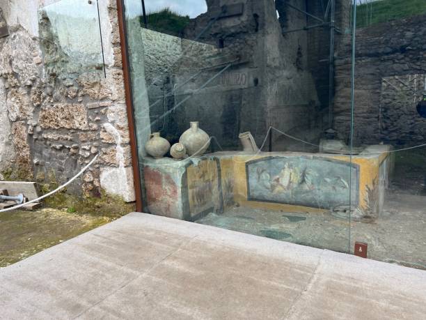 istock Fast food stall called a thermopolium at Pompeii 1720523033