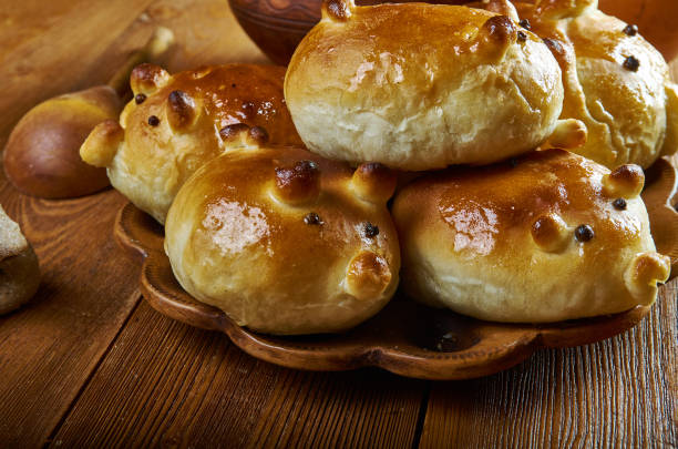 istock Children's pies figurines of piglets 1720759859