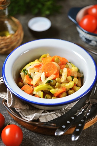 Stewed radish with vegetables and green peas