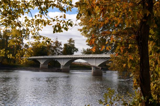 istock Carrollton Historic bridge, over Wabash River, Carroll County, Indiana 1721025784