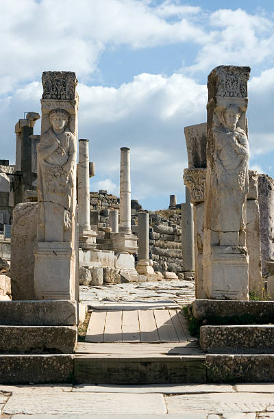 istock Triumphal Archway, Ephesus, Turkey 172124427
