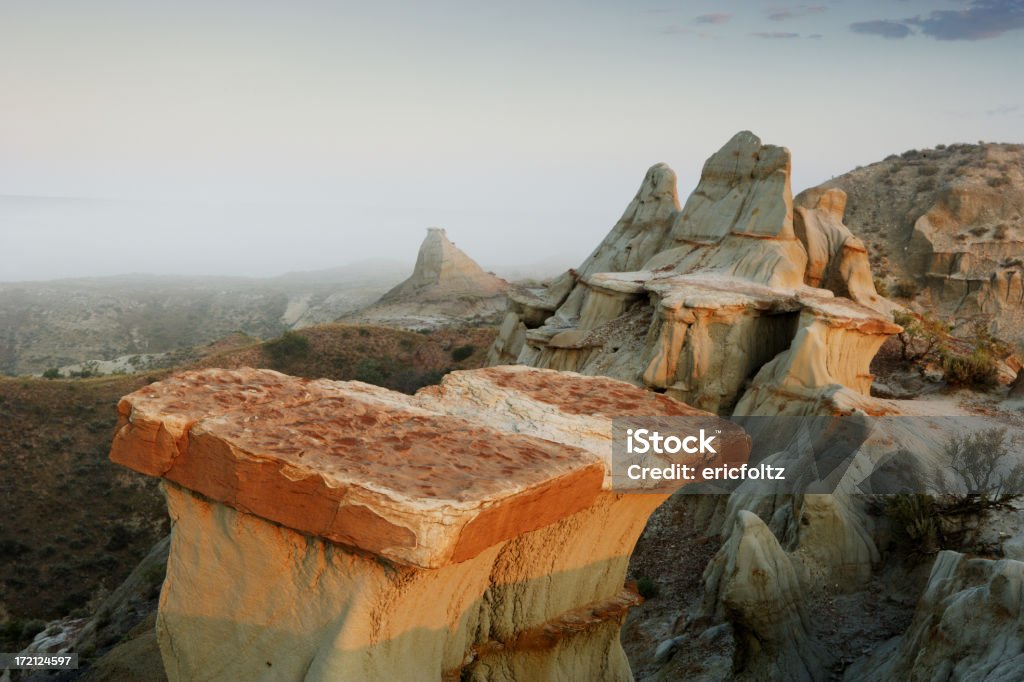 Nevoeiro sobre o Badlands - Foto de stock de Dakota do Norte royalty-free