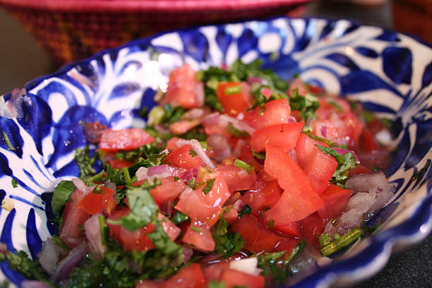 tabouli нарезанных помидоров - tabbouleh tomato food door стоковые фото и изображения