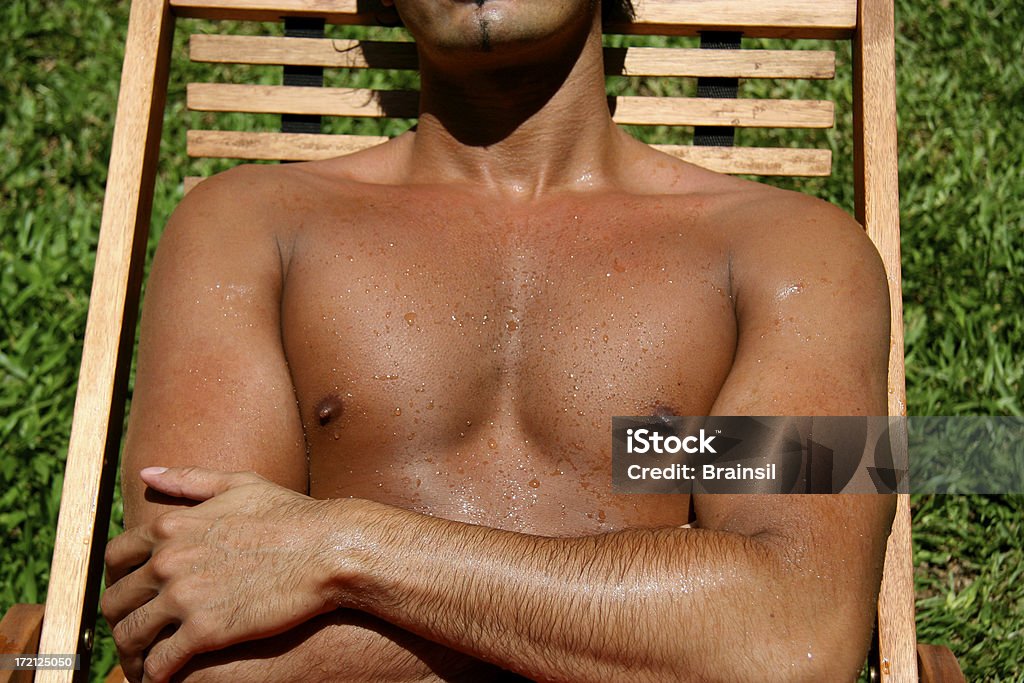 Mann zum Sonnenbaden - Lizenzfrei Augen geschlossen Stock-Foto