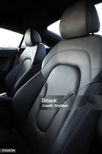 Asientos De Cuero Foto de stock y más banco de imágenes de Cuero - Cuero, Interior del coche, Lujo