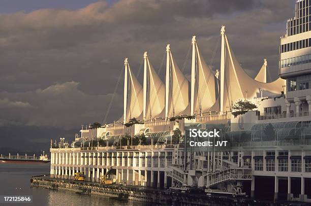 Vancouver La Terminal De Cruceros En Canadá Foto de stock y más banco de imágenes de Agua - Agua, Barco de pasajeros, Barco de vela