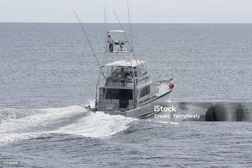 Charter-Boot geht zum Meer - Lizenzfrei Charter-Boot Stock-Foto