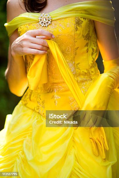 Принцесса — стоковые фотографии и другие картинки Жёлтый - Жёлтый, Королева - королевская особа, Платье