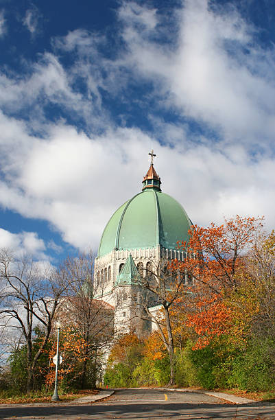 istock Montreal City St-Joseph Oratory Building 172127968