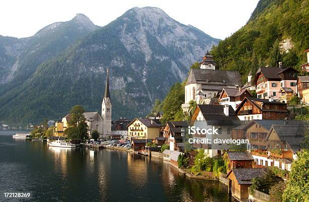 Hallstatt Austria Foto de stock y más banco de imágenes de Aguja - Chapitel - Aguja - Chapitel, Aldea, Anticuado