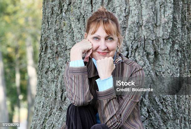 Glück Stockfoto und mehr Bilder von 50-54 Jahre - 50-54 Jahre, Attraktive Frau, Baum