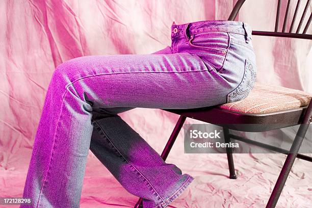 Foto de Invisível Em Jeans e mais fotos de stock de Invisível - Invisível, Calça Comprida, Sentar