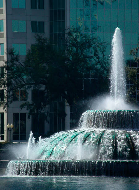istock City fountain 172128435