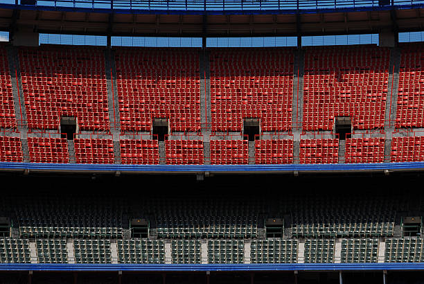 estadio vacío bleechers - bleachers stadium seat empty fotografías e imágenes de stock