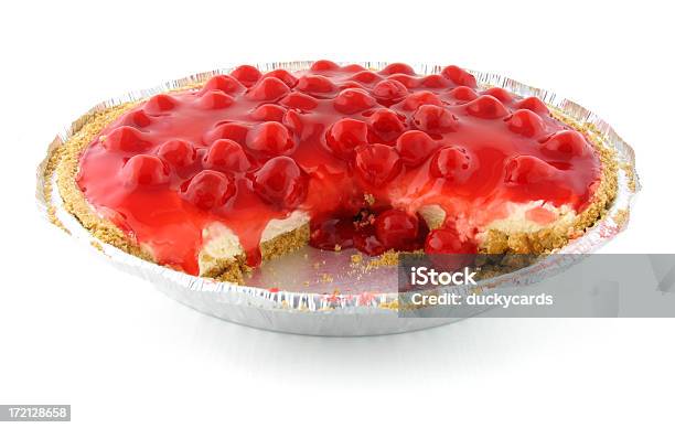 Cherry Cheesecake De Foto de stock y más banco de imágenes de Base de tarta con galletas - Base de tarta con galletas, Alimento, Desechable