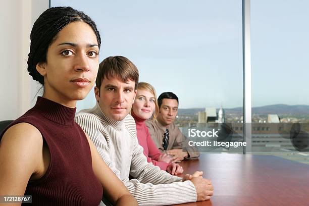 Casual Empresas Trabalho De Equipa Retrato Iv - Fotografias de stock e mais imagens de Adulto - Adulto, Azul, Colega de trabalho