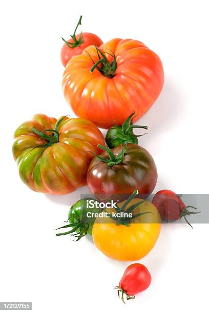 Foto de Organic Tomates Heirloom e mais fotos de stock de Tomate - Tomate, Tomate Heirloom, Fundo Branco