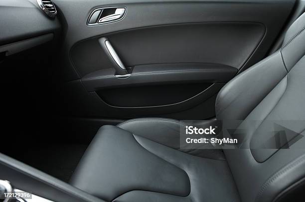 Foto de Interior Do Carro e mais fotos de stock de Couro - Couro, Interior de carro, Assento de veículo