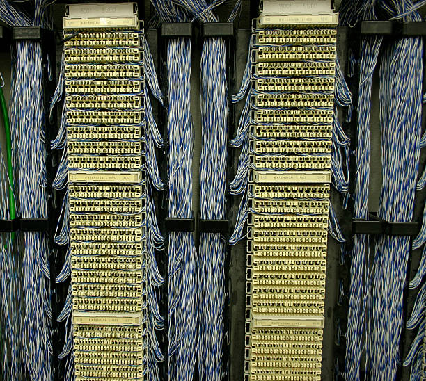 cables de teléfono - phoneline fotografías e imágenes de stock