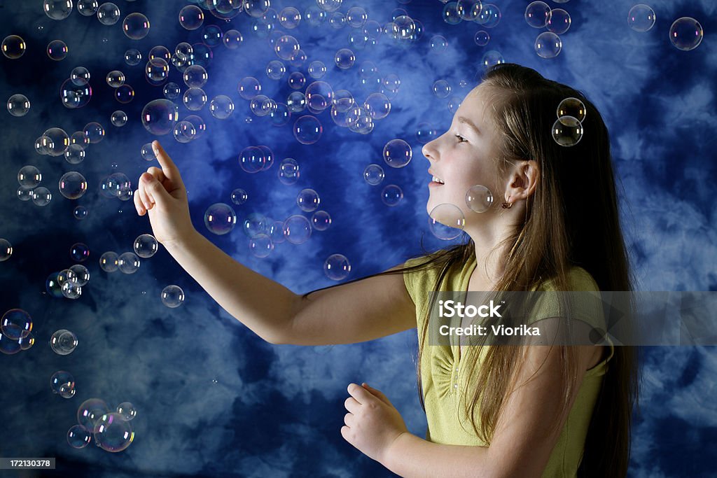 Menina brincando com bolhas - Royalty-free Abstrato Foto de stock