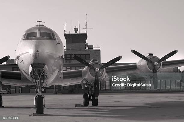 Douglas Dc 4 B W Stockfoto und mehr Bilder von Altertümlich - Altertümlich, Passagierflugzeug, Retrostil