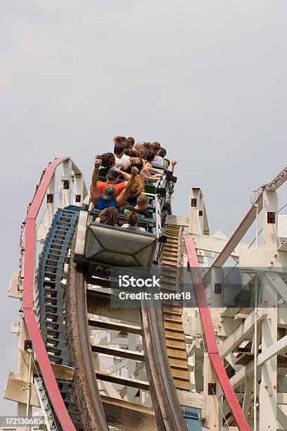 Kolejka Górska - zdjęcia stockowe i więcej obrazów Rollercoaster - Rollercoaster, Jeździć pojazdem, Fotografika