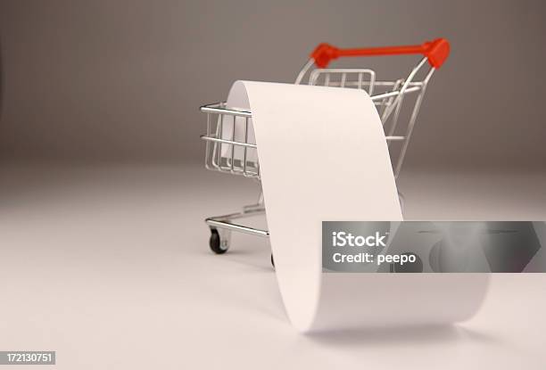 Blanco Lista De Compras En El Carrito Foto de stock y más banco de imágenes de Carrito de la compra - Carrito de la compra, Deporte, Documento