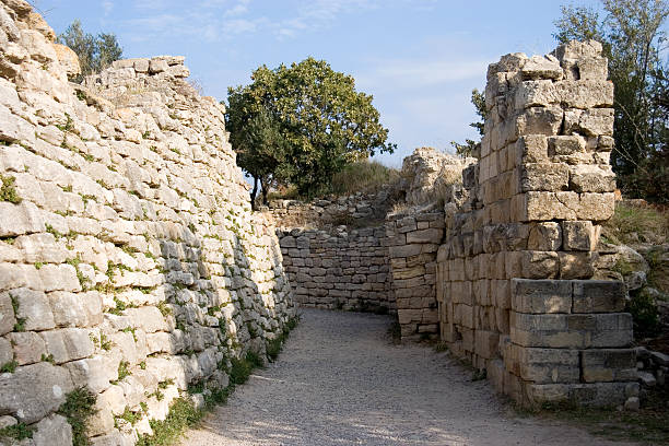 troy archäologische stätte, der türkei. - ilium stock-fotos und bilder