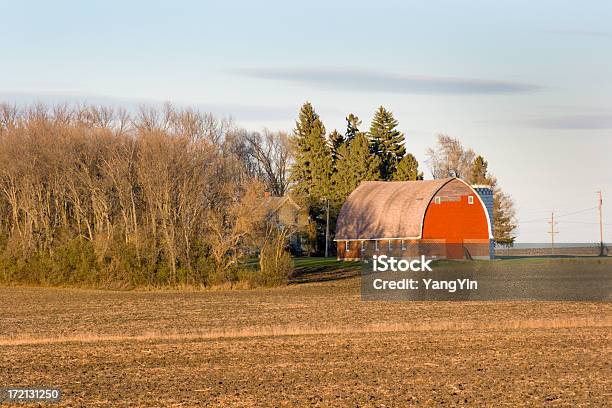 Rote Scheune Hz Stockfoto und mehr Bilder von Agrarbetrieb - Agrarbetrieb, Malen, Abenddämmerung