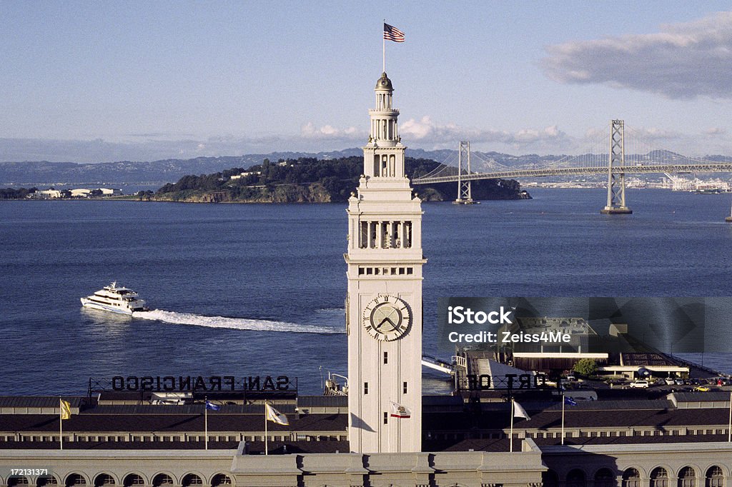 San Francisco-dojazd promem do pobij ruch uliczny - Zbiór zdjęć royalty-free (San Francisco - Stan Kalifornia)