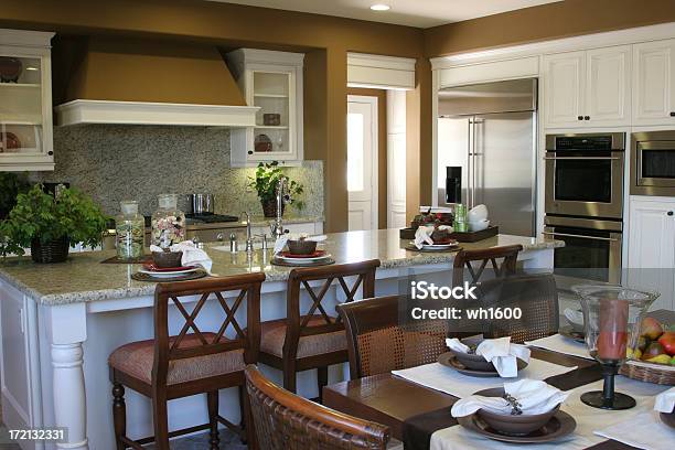 Moderne Küche Stockfoto und mehr Bilder von Design - Design, Essen am Tisch, Fahrzeug-Innenansicht