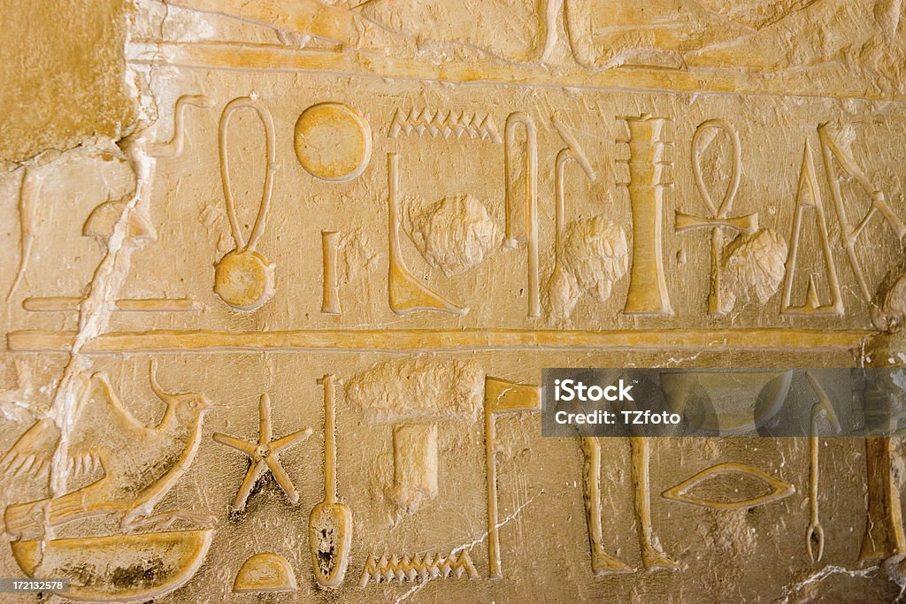 Parede com Hieroglyphs - Foto de stock de Arqueologia royalty-free