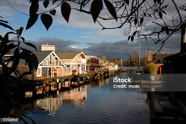 Seattle Houseboats On Portage Bay Stock Photo - Download Image Now - House, Floating On Water, Houseboat