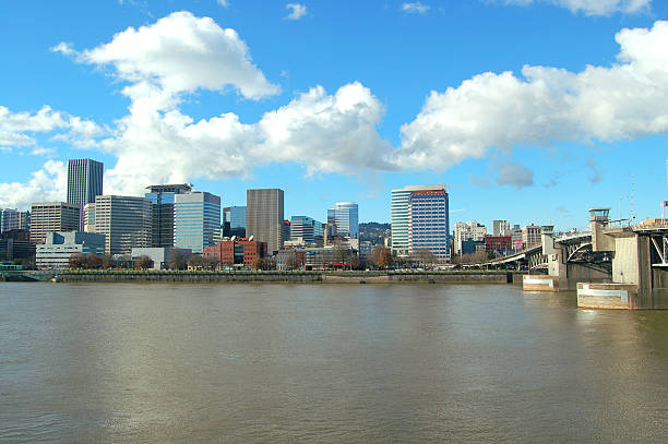 istock Downtown Portland and the Morrison Bridge 172133392