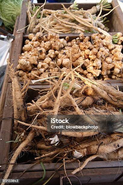 Agricultores Mercado Raiz Produtos Hortícolas - Fotografias de stock e mais imagens de Xersefi - Xersefi, Alcachofra de Jerusalém, Comida