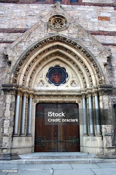 Chiesa Di Ingresso - Fotografie stock e altre immagini di Antico - Condizione - Antico - Condizione, Antico - Vecchio stile, Arco - Architettura