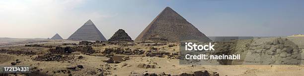 Piramidi Di Giza Panorama - Fotografie stock e altre immagini di Antico - Condizione - Antico - Condizione, Asia Occidentale, Capitali internazionali