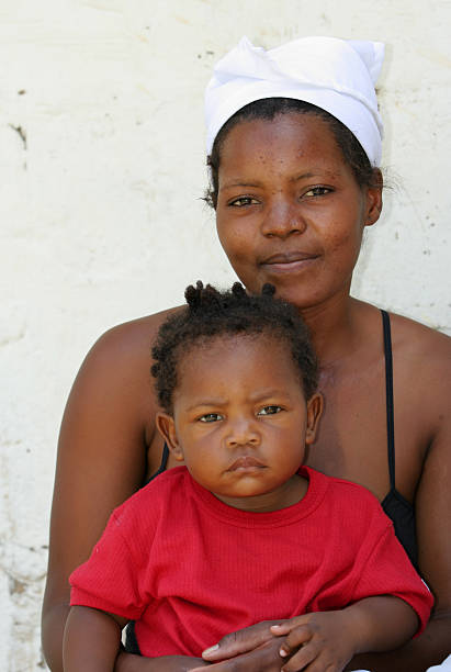 istock African Mother and Daughter two 172135084