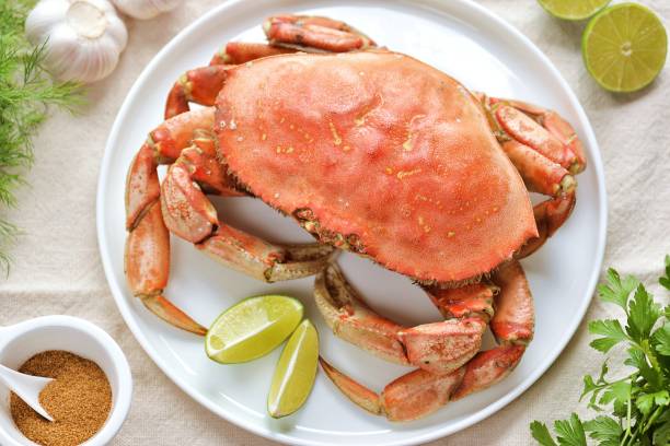 istock Boiled crab with lime , garlic and seasoning 1721395505