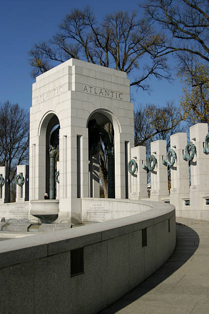 istock World War Memorial II 3 172140725