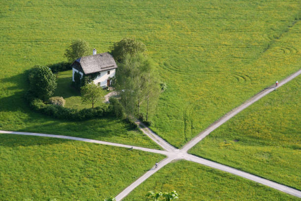 istock House at crossroad 172141071